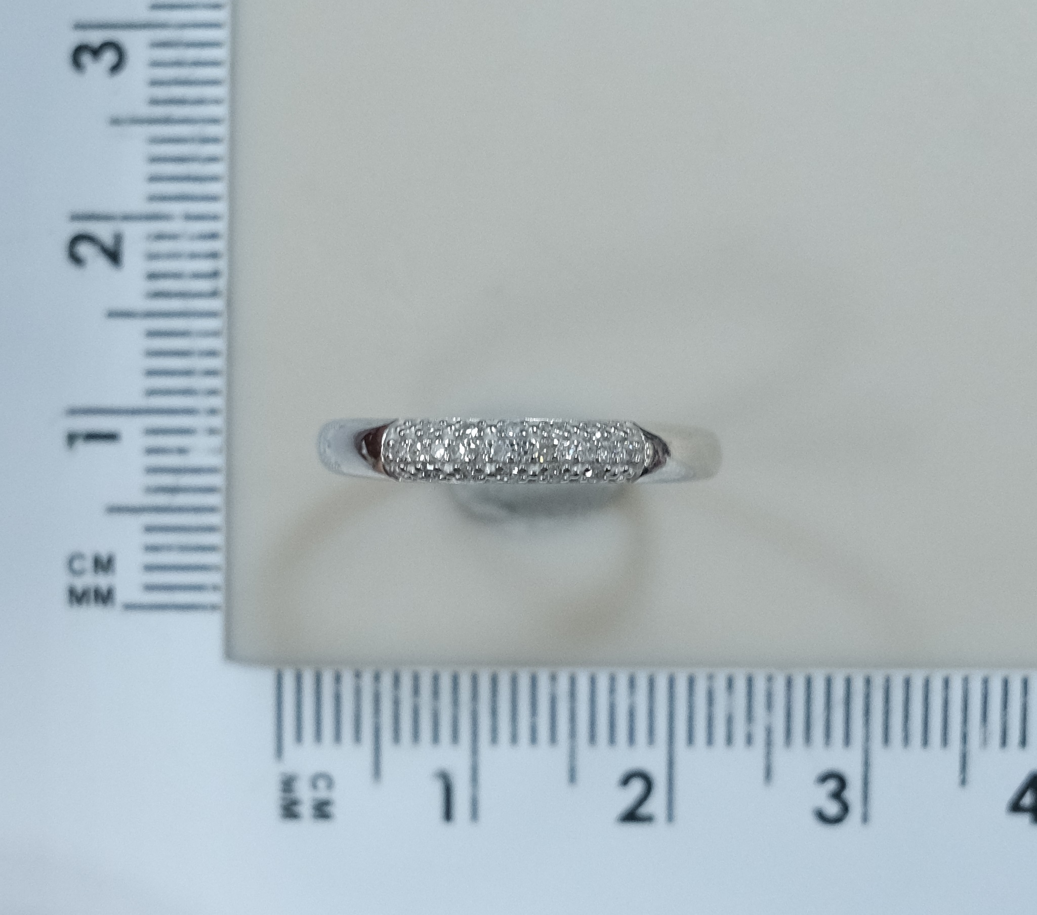 Кольцо из белого золота с бриллиантами